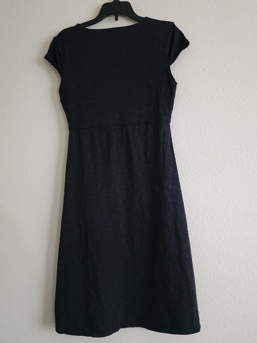 torrid Black Cap-Sleeve V-Neck Midi Dress - Picture 9 of 10